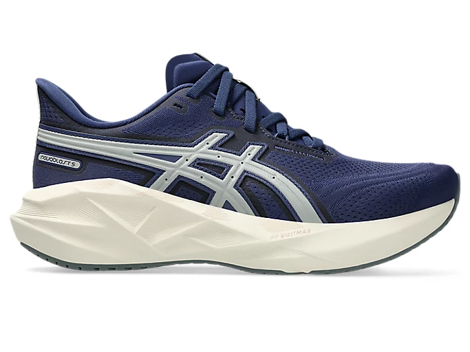 NOVABLAST  5 ASICS TRACK CLUB